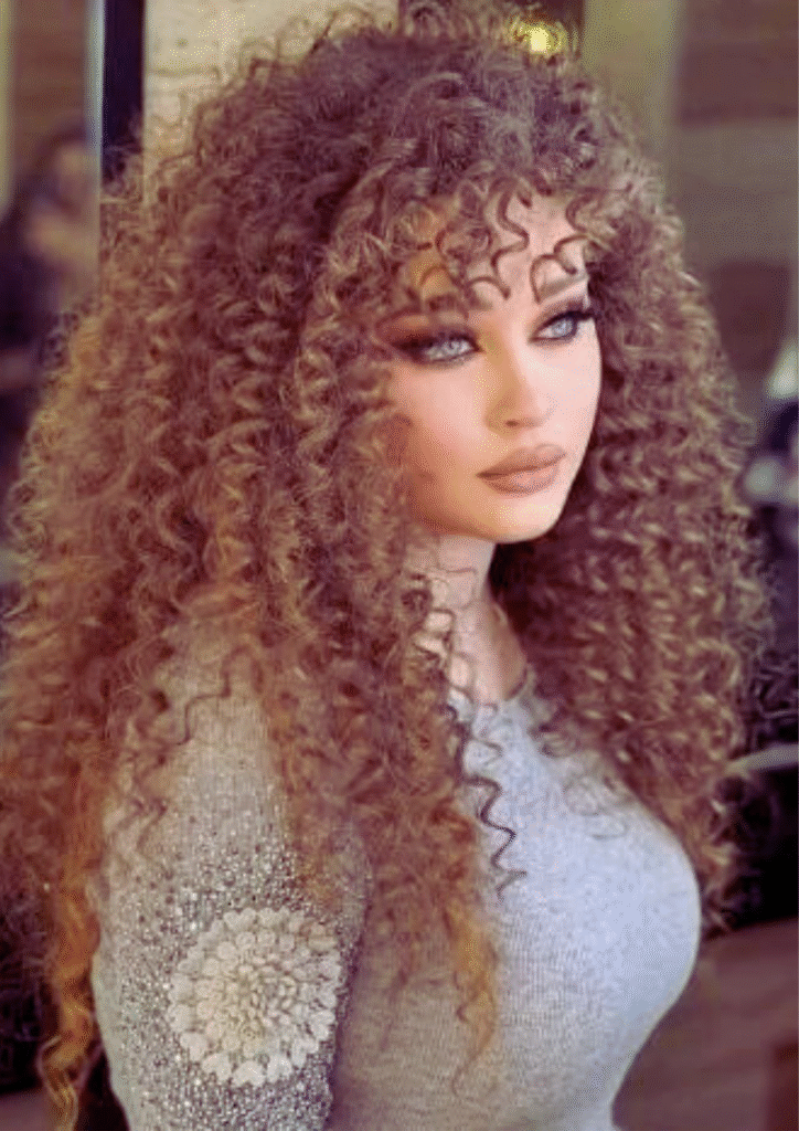 Curly Hair Outfit Ideas