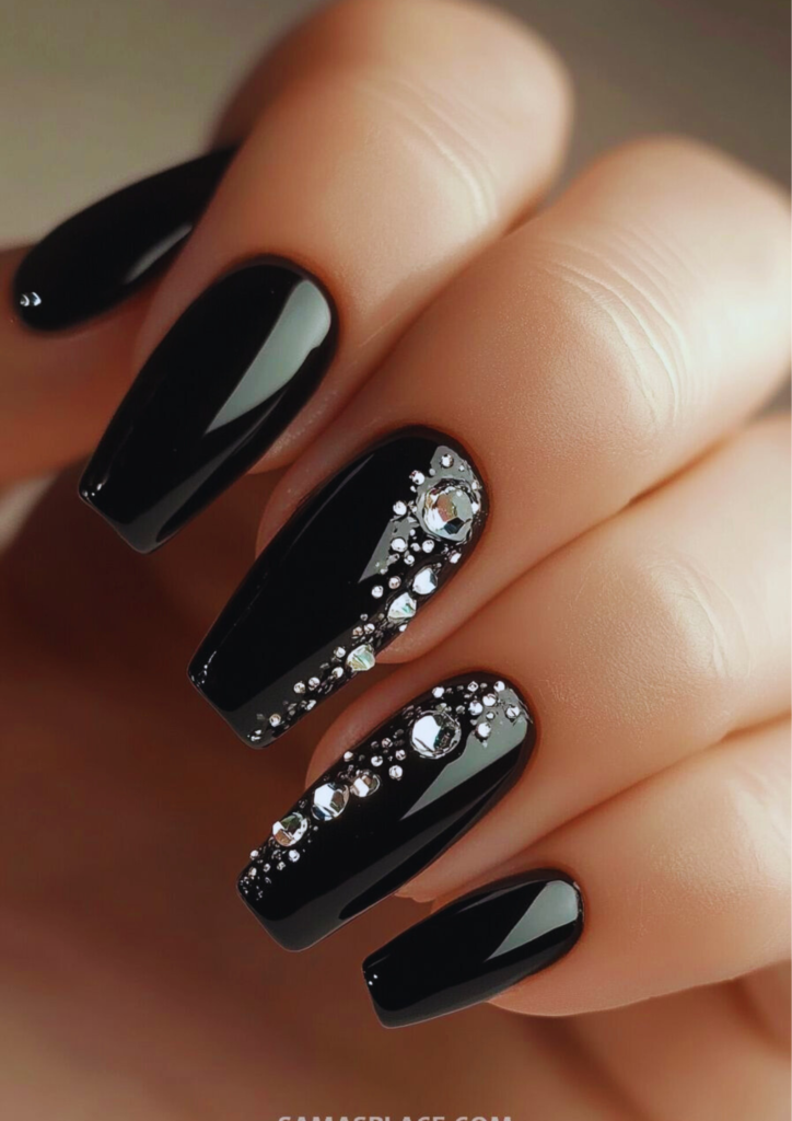 Black Nails Design